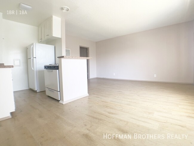 12620 Caswell Ave Unit 4