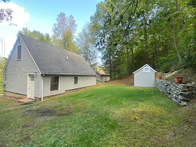 Very Private Rear Yard, vacant land behind the home! - 50 Riverside Rd