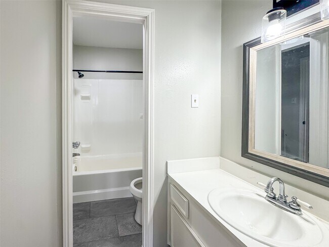 Photo - 1715 Moritz Dr Unidad 2