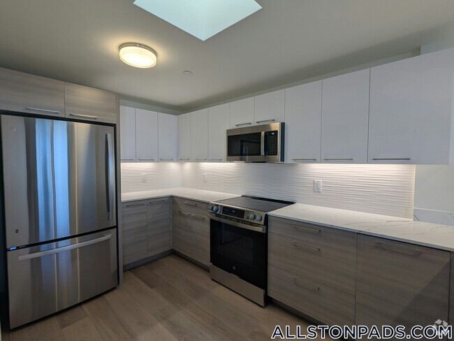 Building Photo - 1079 Commonwealth Ave Rental
