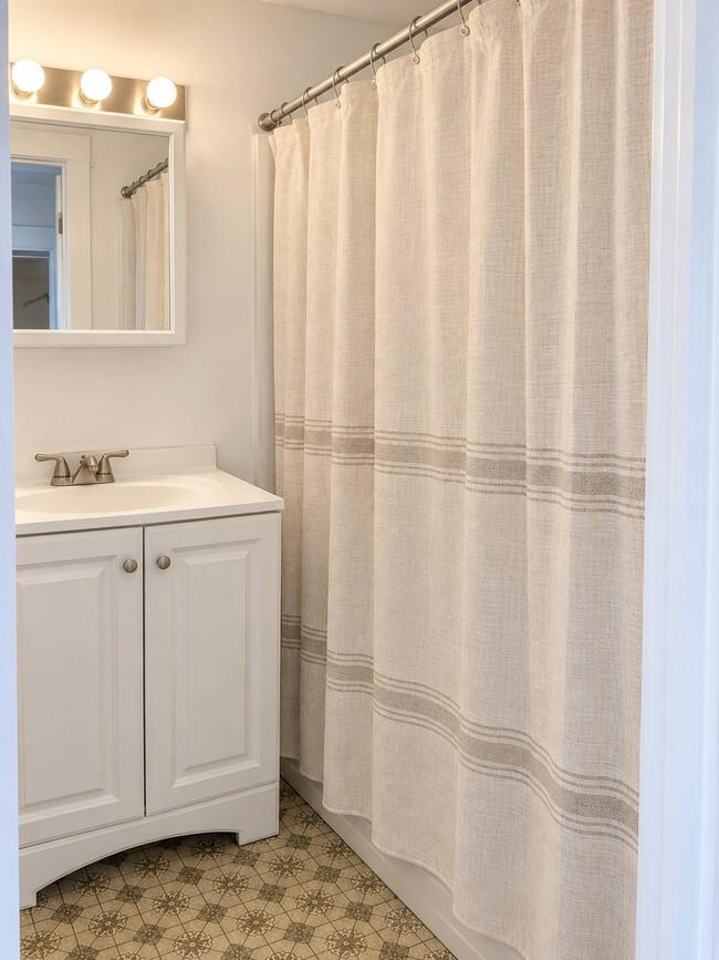 152 Main St Unit 2