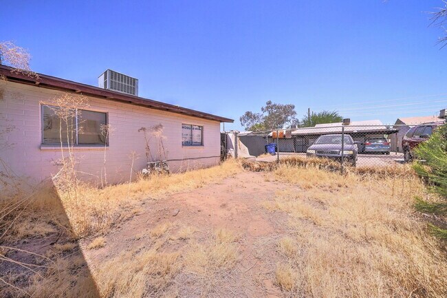 Photo - 373 N Williams St