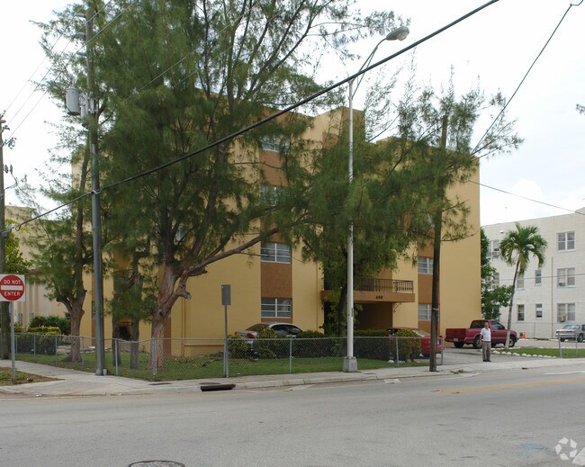 Building Photo - 409 SW 8th Ave