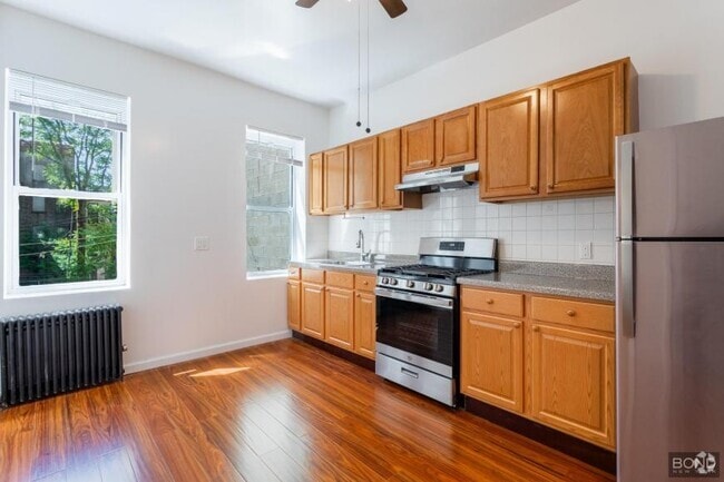Building Photo - 1 bedroom in Brooklyn NY 11222 Unit 2RR Rental