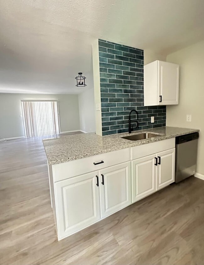 Photo - 1101 Arrowhead Dr