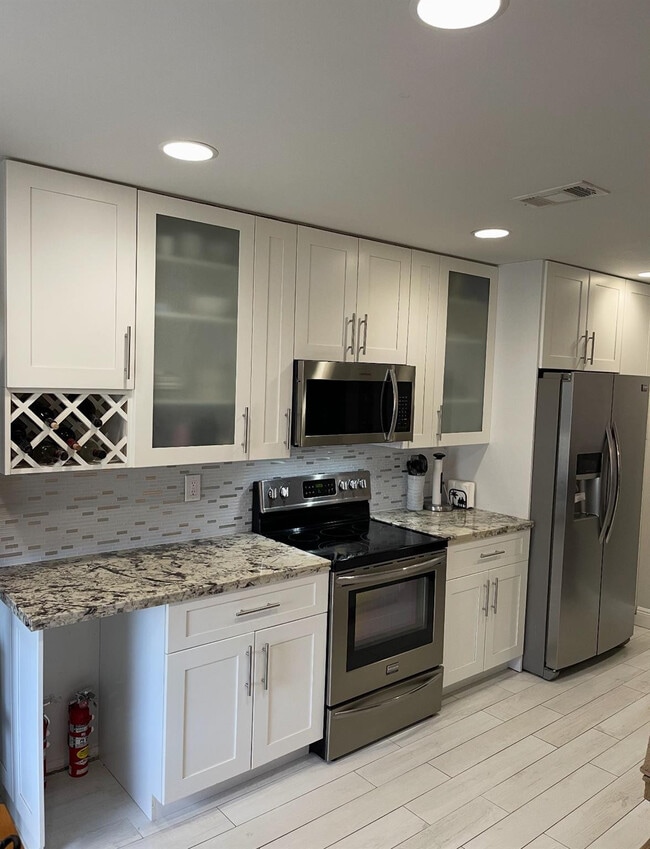 Building Photo - 314 NW 47th St