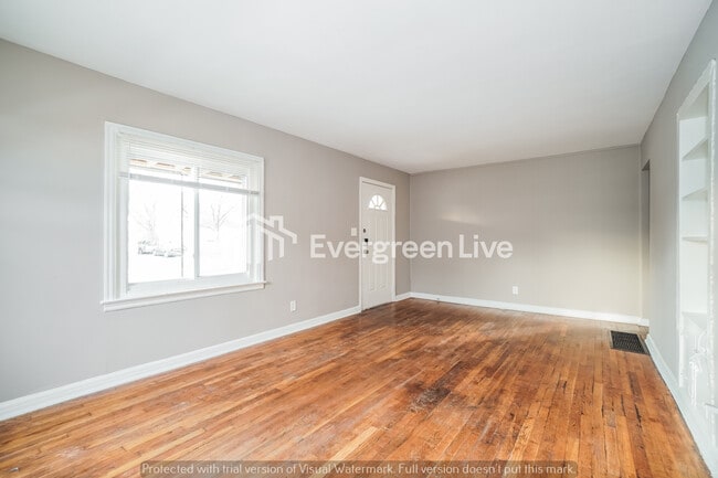 Photo - 2175 Delavan Dr