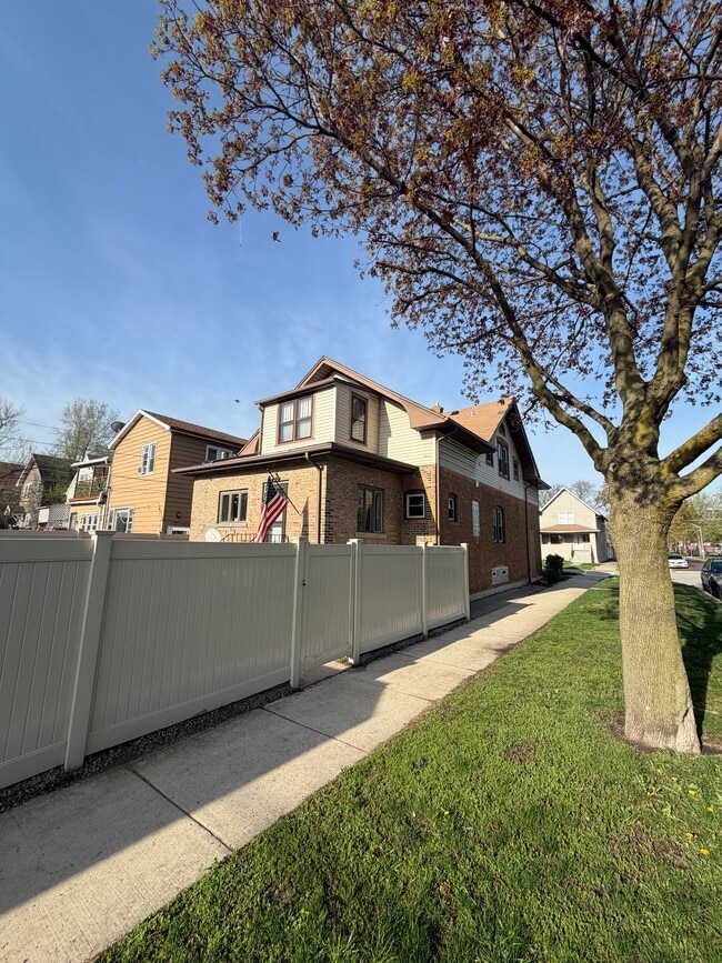 Photo - 1100 Elgin Ave Unit 1
