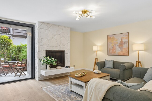 Building Photo - 8105 Redlands St Unit 107