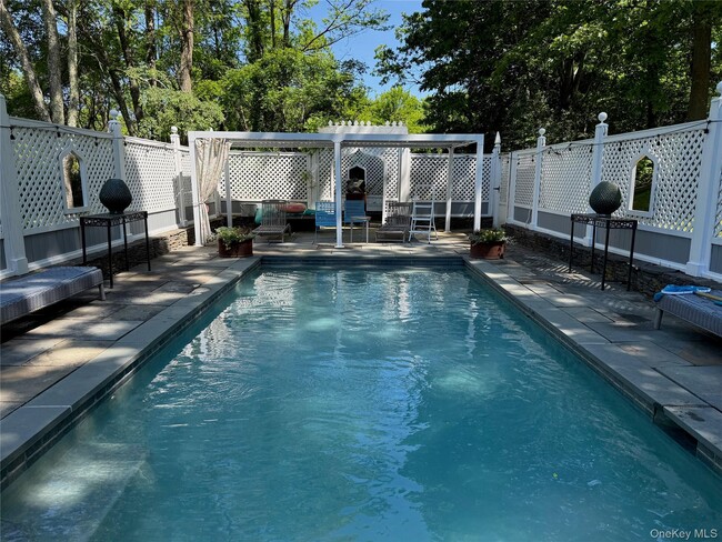Photo - 20 Taintor Way