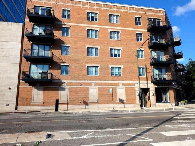 Building Photo - 544 N Milwaukee Ave Unit 301 Rental