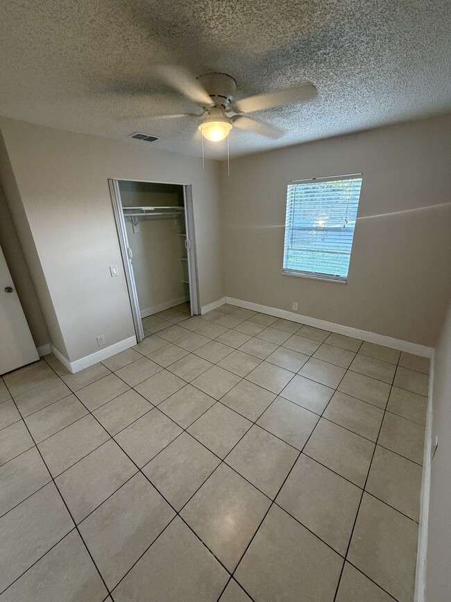 Photo - 5624 Struthers Ct