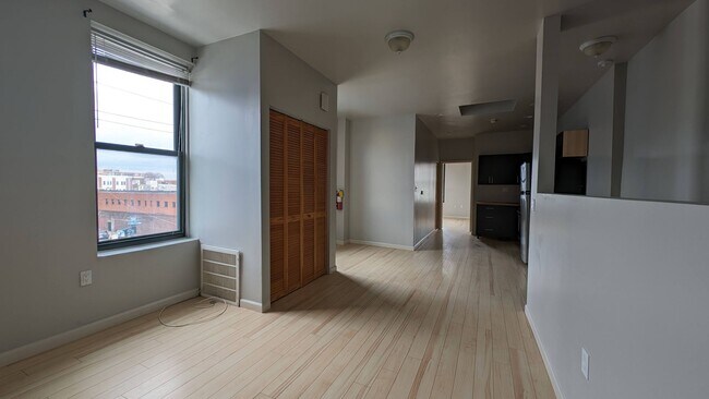 Photo - 2362 N Front St Unidad 3