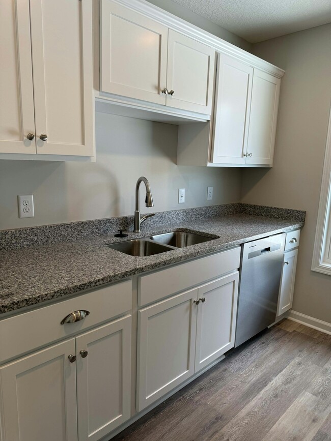 Photo - 241 Crown Cir