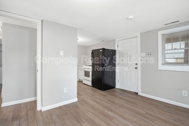 Photo - 222 W Felton Ave