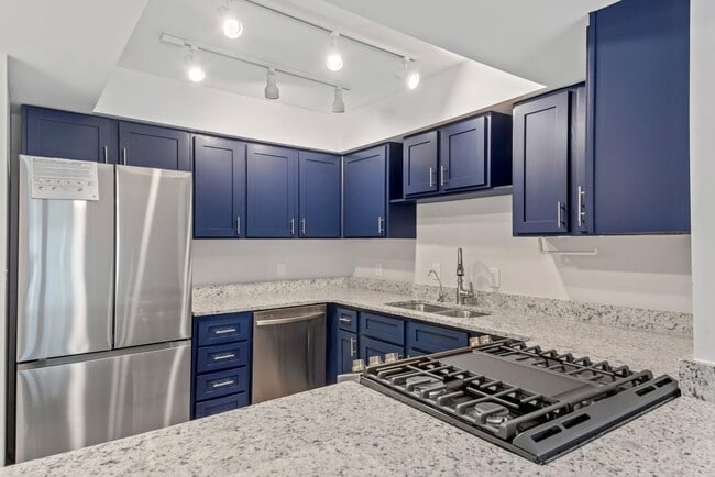 Photo - 856 St Charles Ave NE
