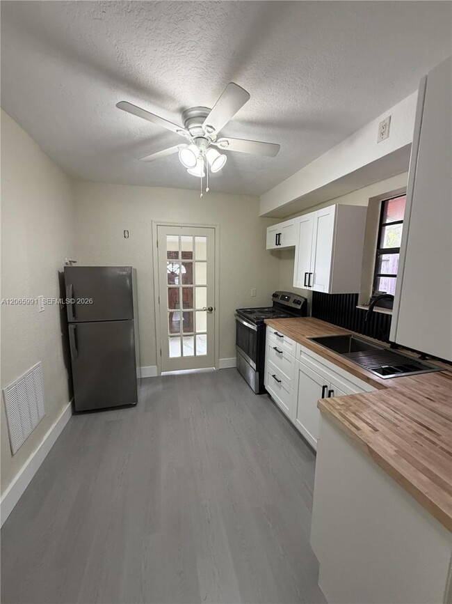 Photo - 2424 SW 21st Ter Unit IN-LAW DETACHD