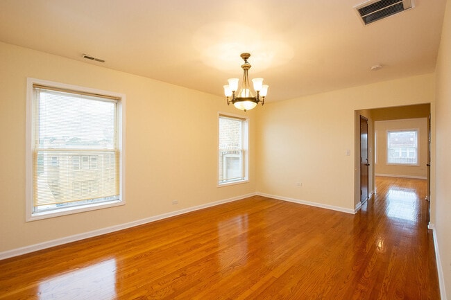 Photo - 7554 N Claremont Ave Unit 2