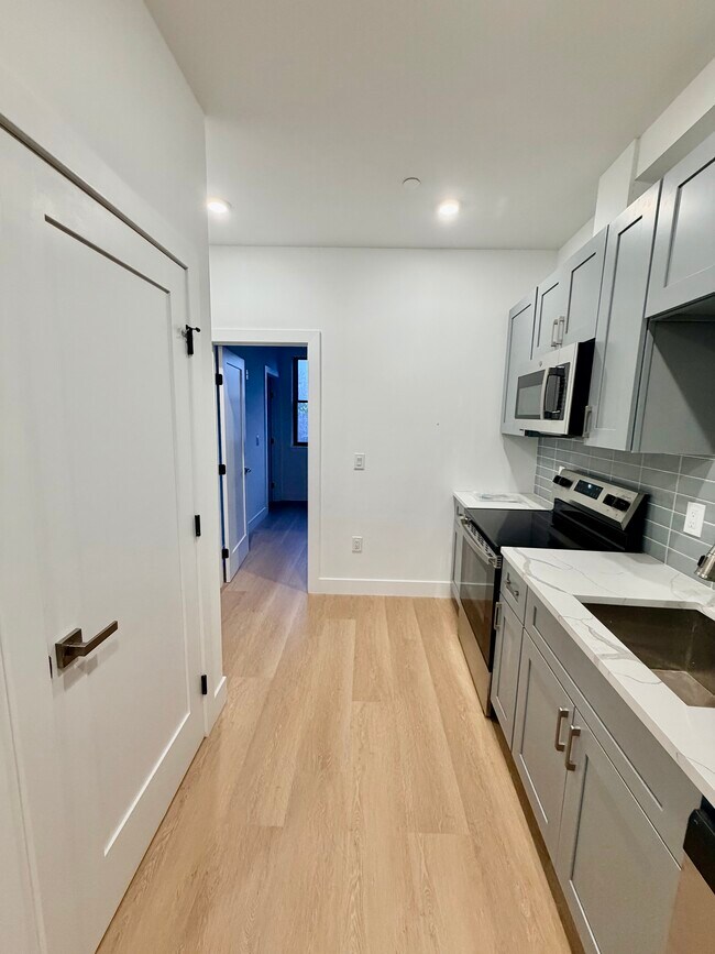 Photo - 178 W Seymour St Unit 3