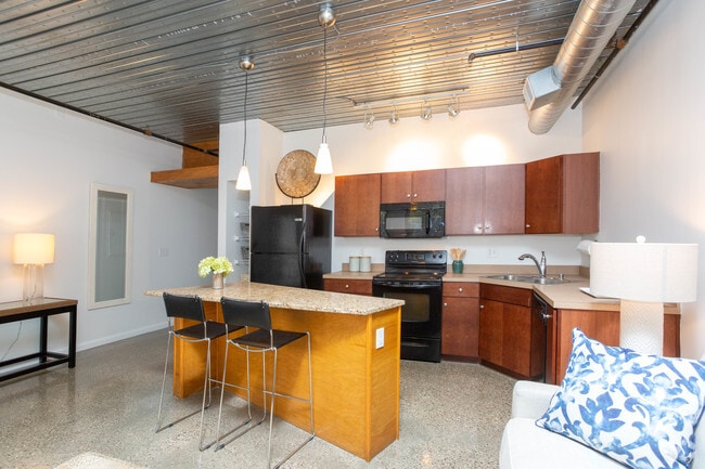1BR, 1BA