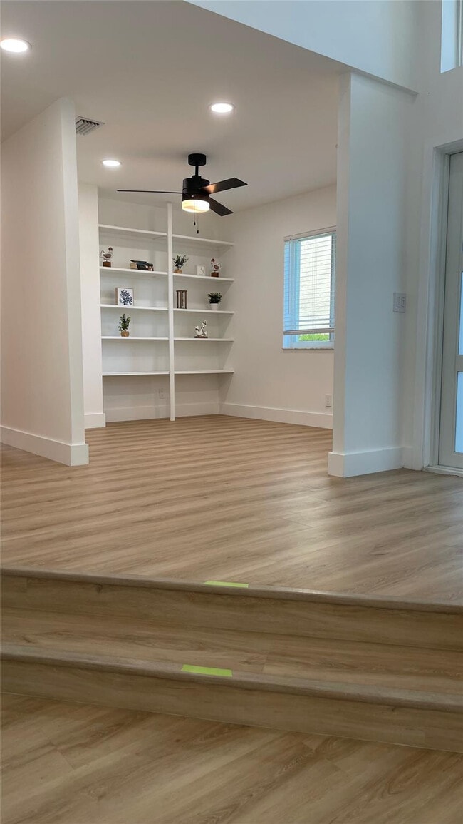 Photo - 6425 96th Pl S