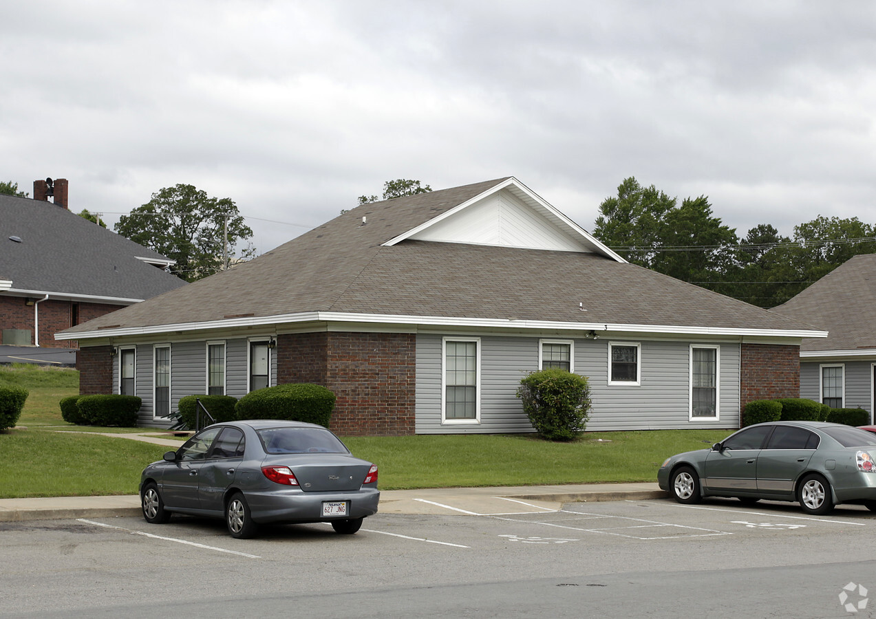 Sarah Daisy Garden Courts - Sarah Daisy Garden Courts Apartments