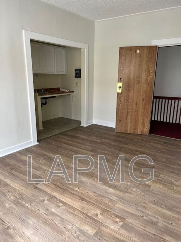 Photo - 1614 N Kenmore Ave