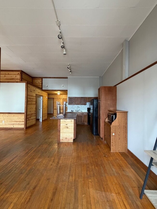 Photo - 311 Main St Unit 4