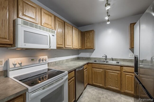 Photo - 116 Saber Way