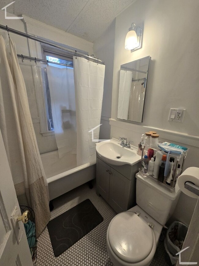 Photo - 264 Kelton St