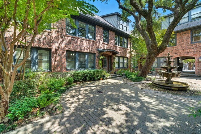 Building Photo - 3015 Chenevert St Unit 1 Rental