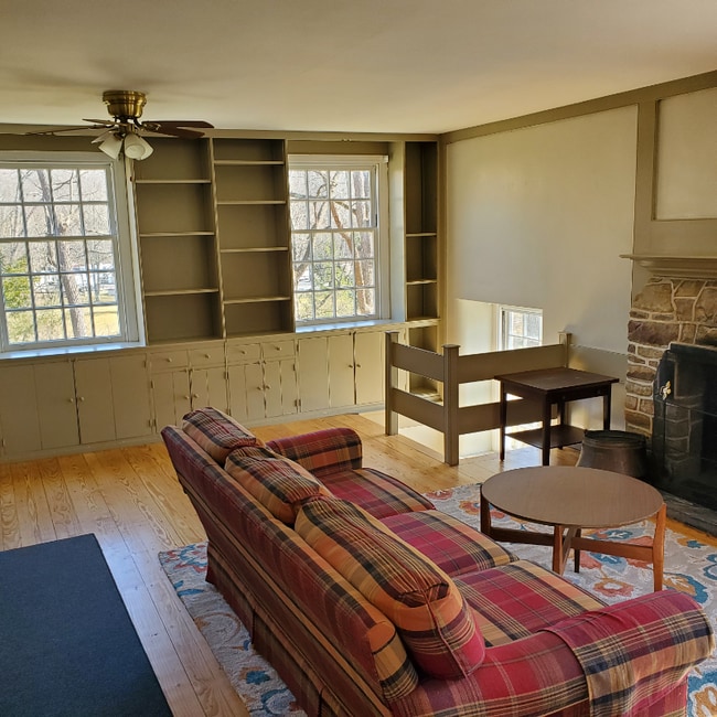 Photo - 1098 Creek Rd