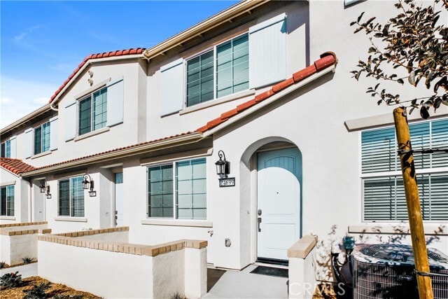 Building Photo - 24699 Amor Ct