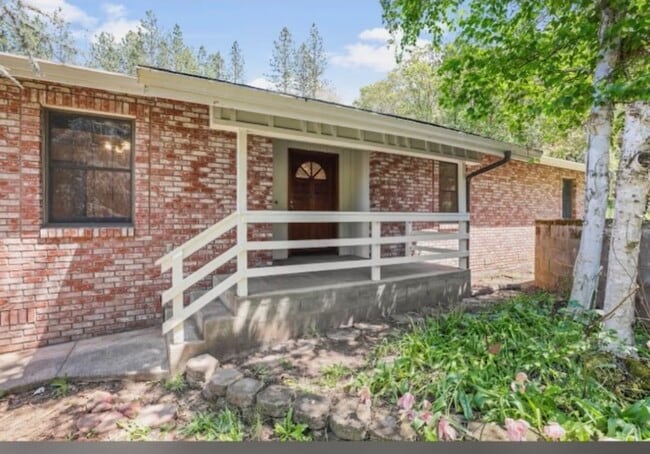 Photo - 301 Red Spur Dr