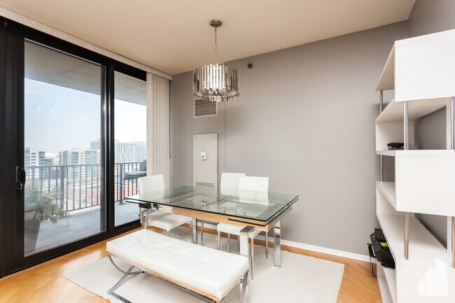 Photo - 210 S Desplaines St Unit 1011