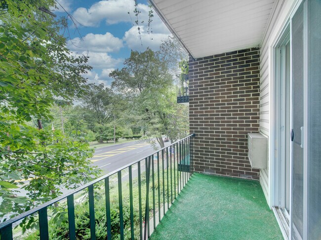 Photo - 850 Bloomfield Ave