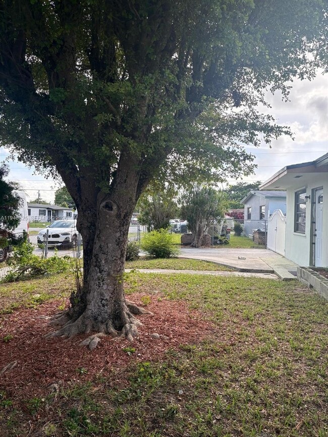 Photo - 10791 SW 221st St Rd