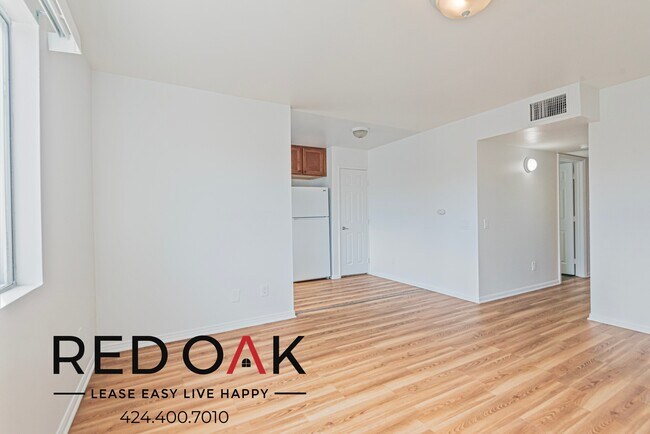 Photo - Lovely Three Bedroom with Sunny Windows, K... Unidad 2