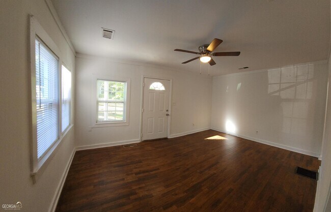 Photo - 2577 Eastwood Dr