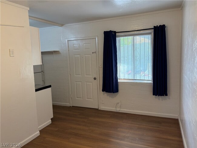 Photo - 2125 Elm Ave