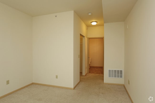 2BR, 2BA - The Lurican