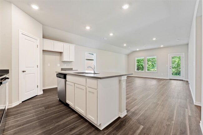 Photo - 602 W Cattleman Ct