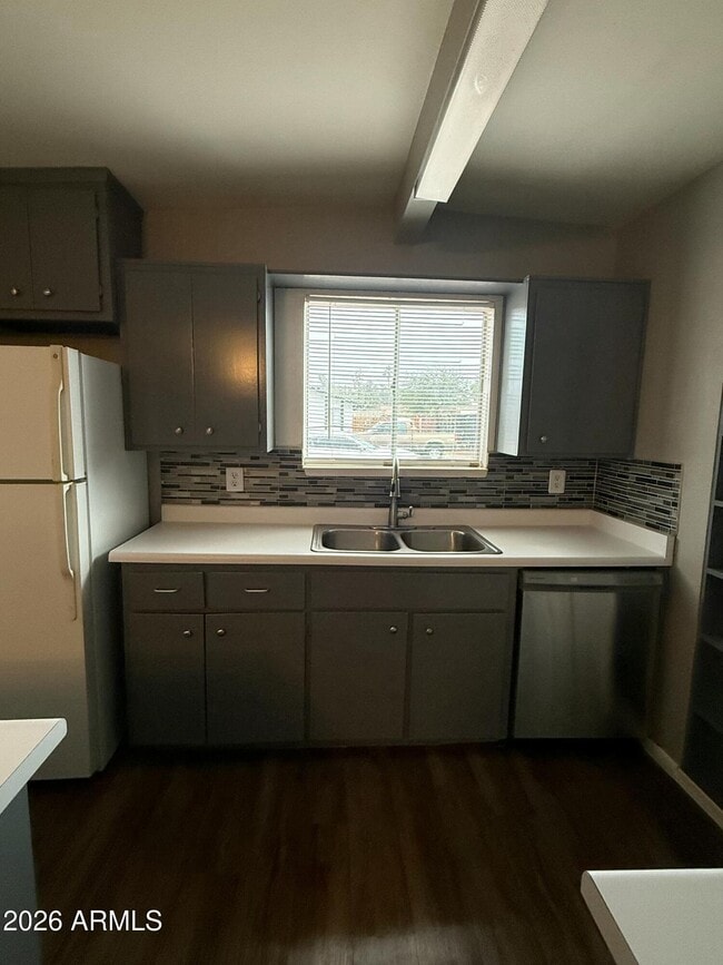 Photo - 102 E Ivy St