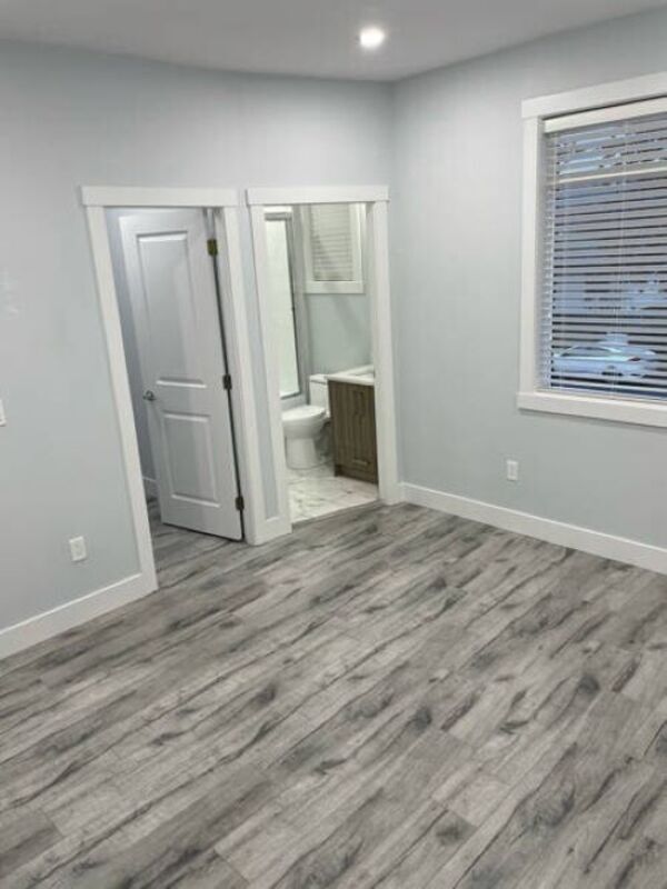 Photo - 834 Cadder Ave