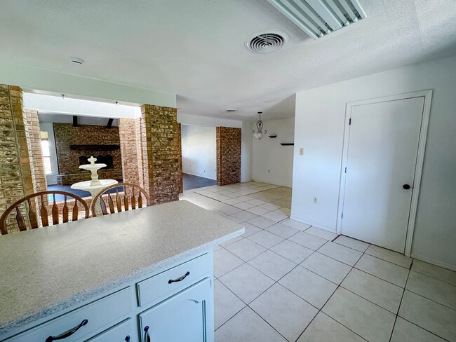 Photo - 3021 Del Sur