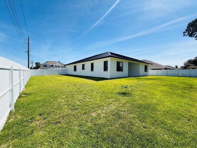 Photo - 1701 SW Cannon Ave