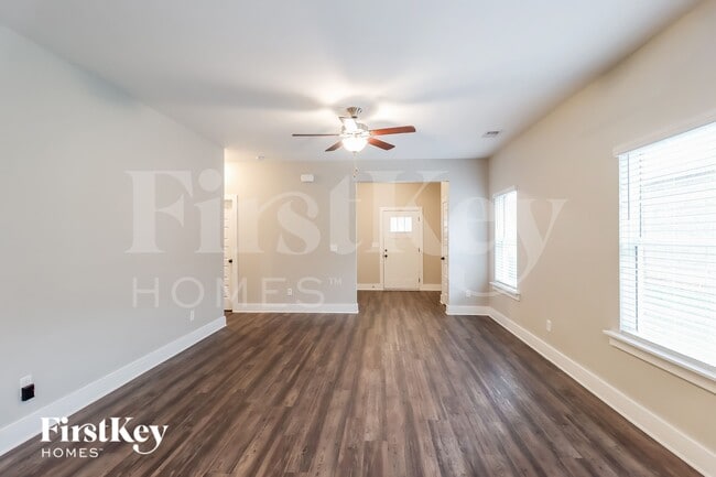 Photo - 1376 Woodridge Pl