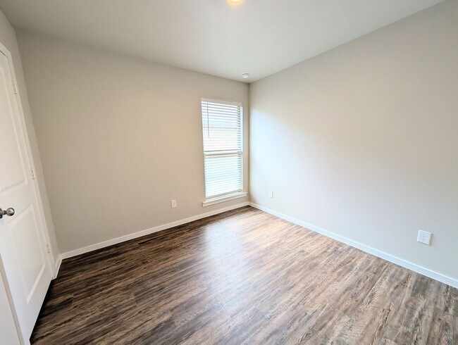 Photo - 2123 N Jayton Ave Unit A