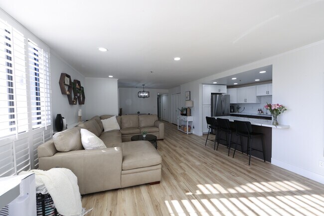 Photo - 1335 La Palma St