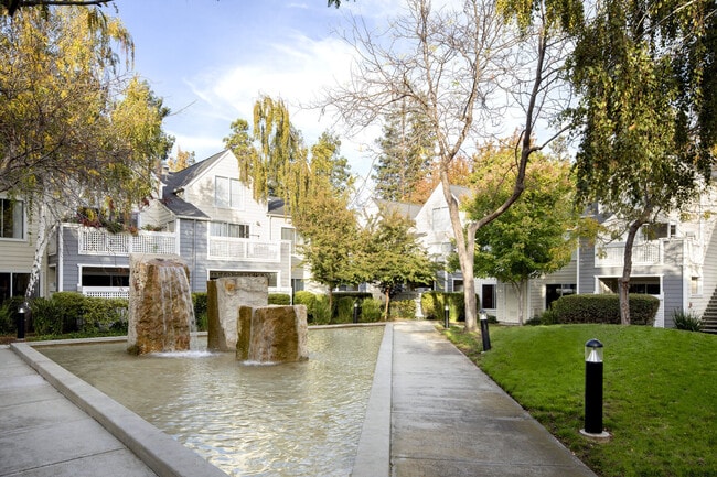 Building Photo - Alderwood Rental